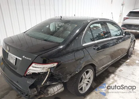 2013 Mercedes-Benz C 300 Sport 4Matic z USA, uszkodzony, nr VIN WDDGF8AB6DR274323